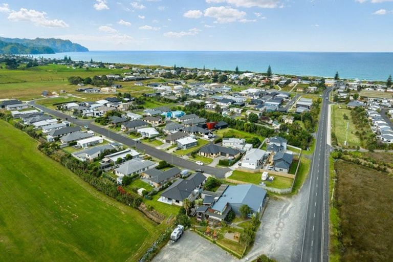 Photo of property in 15 Reel Road, Athenree, Waihi Beach, 3611