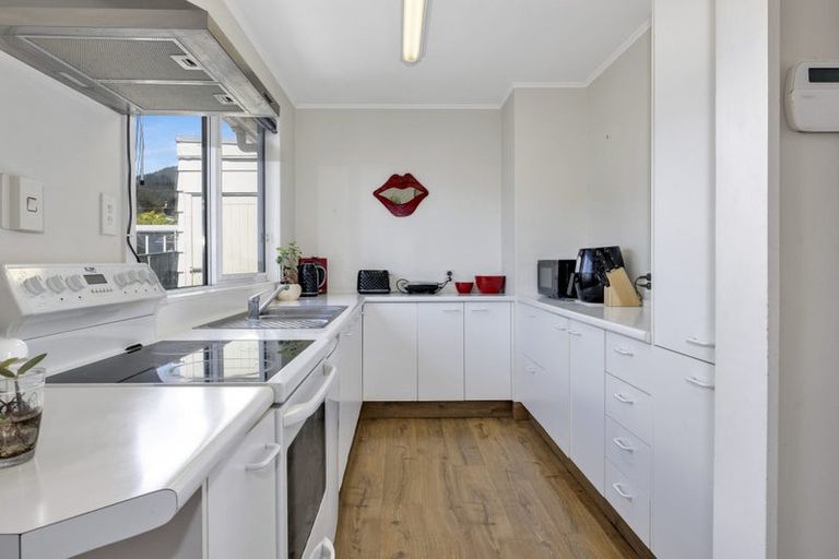 Photo of property in 46 Kaitawa Crescent, Paraparaumu, 5032