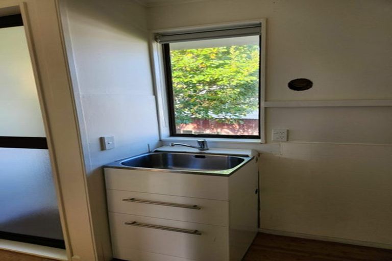 Photo of property in 60 Lavelle Road, Henderson, Auckland, 0612