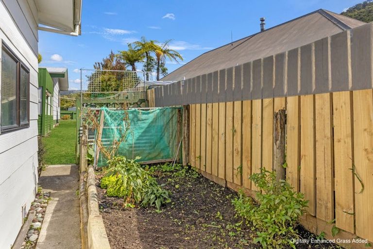 Photo of property in 17 Huia Street, Waikawa, Picton, 7220