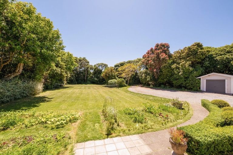 Photo of property in 28 Muri Road, Pukerua Bay, 5026