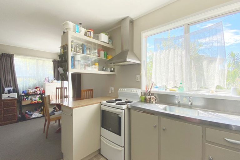 Photo of property in 2/4173a Great North Road, Glen Eden, Auckland, 0602