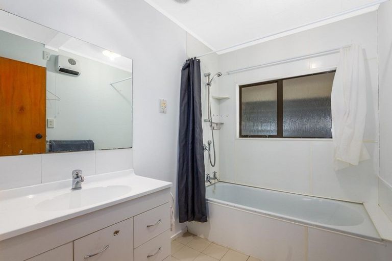 Photo of property in 24b Parkinson Close, Whitby, Porirua, 5024