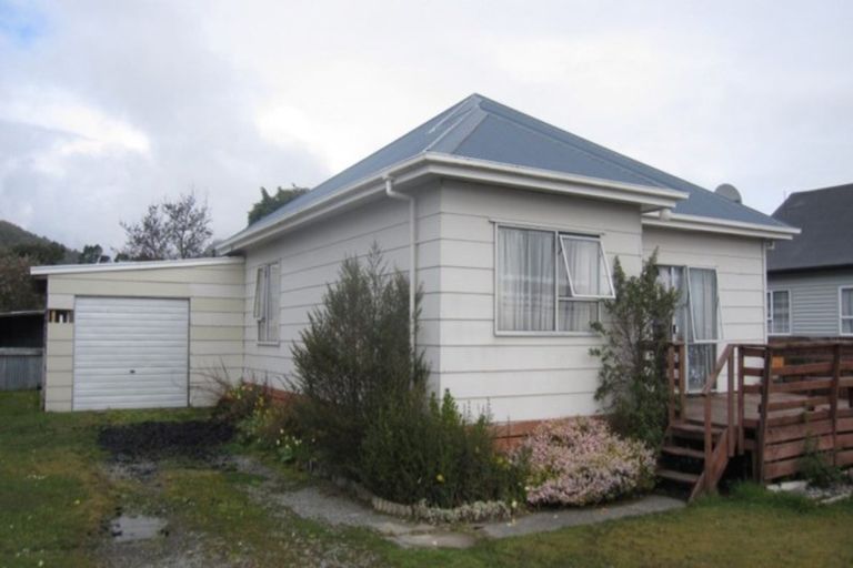 Photo of property in 62 Hall Street, Cobden, Greymouth, 7802