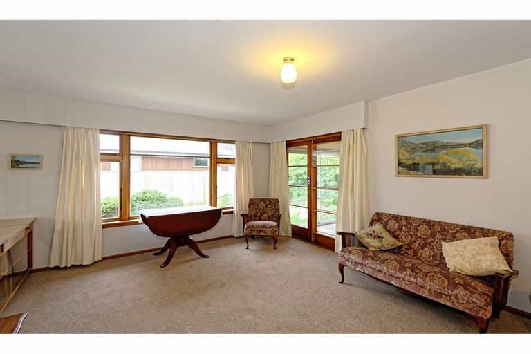 Photo of property in 21 Kinnaird Place, Hillmorton, Christchurch, 8025