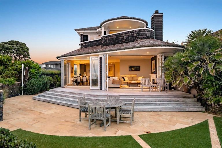 Photo of property in 27 Muritai Road, Milford, Auckland, 0620