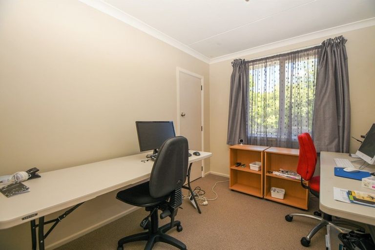 Photo of property in 65 Victoria Street, Carterton, 5713