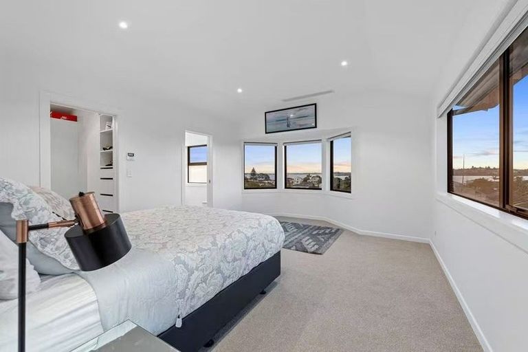 Photo of property in 22 Morrow Avenue, Bucklands Beach, Auckland, 2012