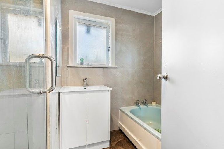 Photo of property in 19 Surrey Street, Manurewa, Auckland, 2102