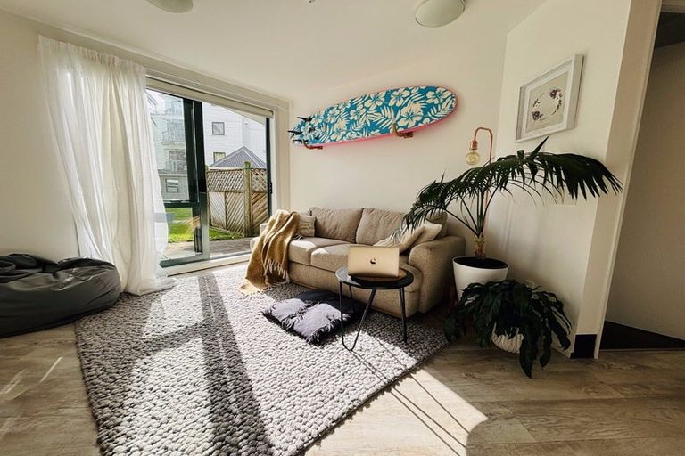 Photo of property in Palm Grove Apartments, 6/13a Palm Grove, Berhampore, Wellington, 6023