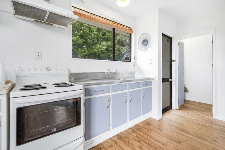 Photo of property in 1 Oak Avenue, Nawton, Hamilton, 3200