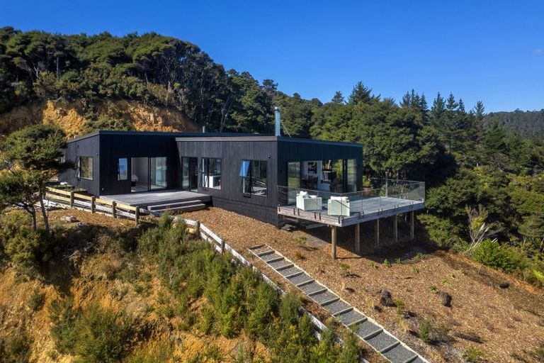 Photo of property in 570 Edward Street, Coromandel, 3506