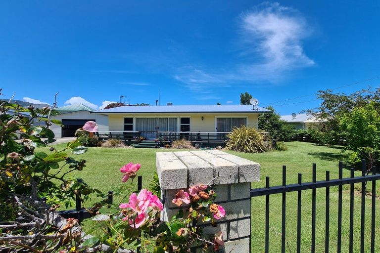 Photo of property in 68 Watt Street, Coromandel, 3506