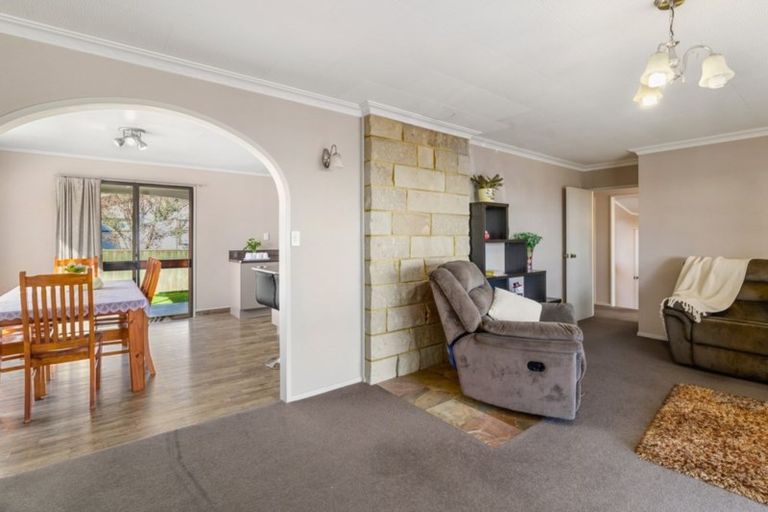 Photo of property in 17 Te Ana Place, Lynmore, Rotorua, 3010