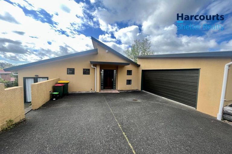 Photo of property in 6 Hoya Court, Henderson, Auckland, 0610