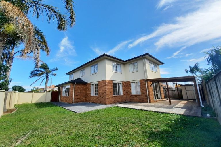 Photo of property in 69 Middlefield Drive, East Tamaki Heights, Auckland, 2016