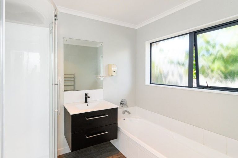 Photo of property in 155 Schnell Drive, Kelvin Grove, Palmerston North, 4414