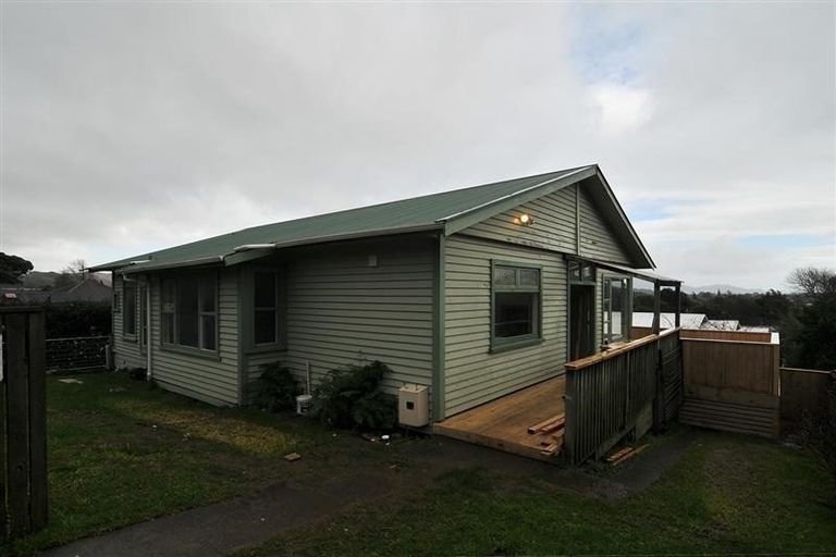 Photo of property in 50 Seddon Street, Waikanae, 5036