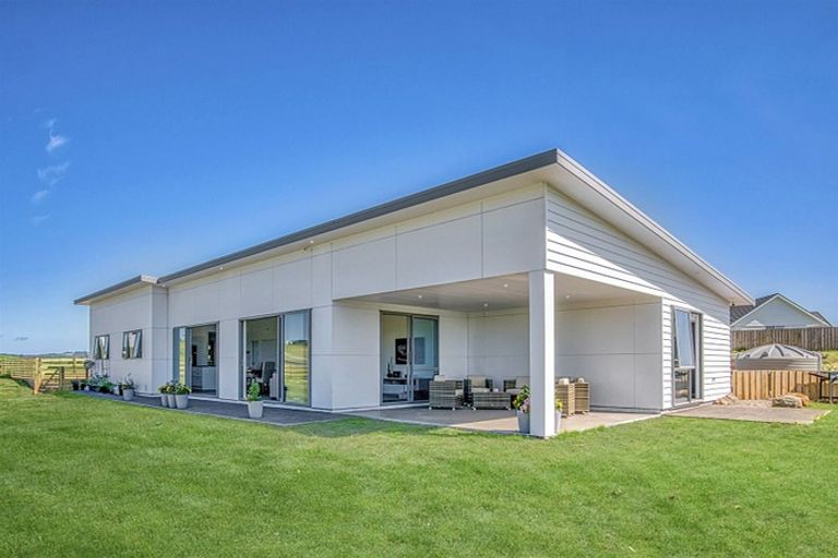 Photo of property in 2 Fernbird Grove, Kerikeri, 0294