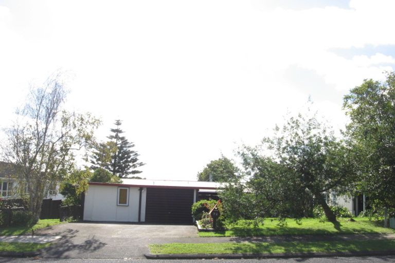Photo of property in 74 Beechdale Crescent, Pakuranga Heights, Auckland, 2010