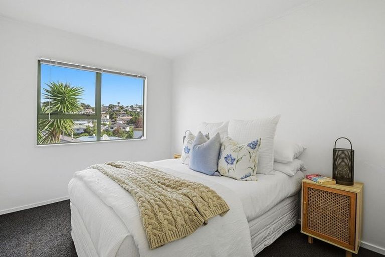 Photo of property in 1/4 Knott Road, Stanmore Bay, Whangaparaoa, 0932