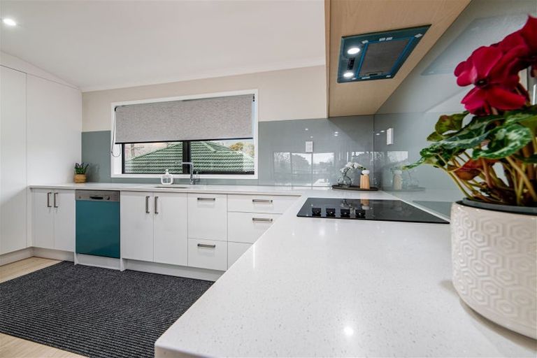 Photo of property in 3/504 Swanson Road, Ranui, Auckland, 0612