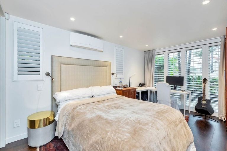 Photo of property in 48 Gladstone Road, Parnell, Auckland, 1052