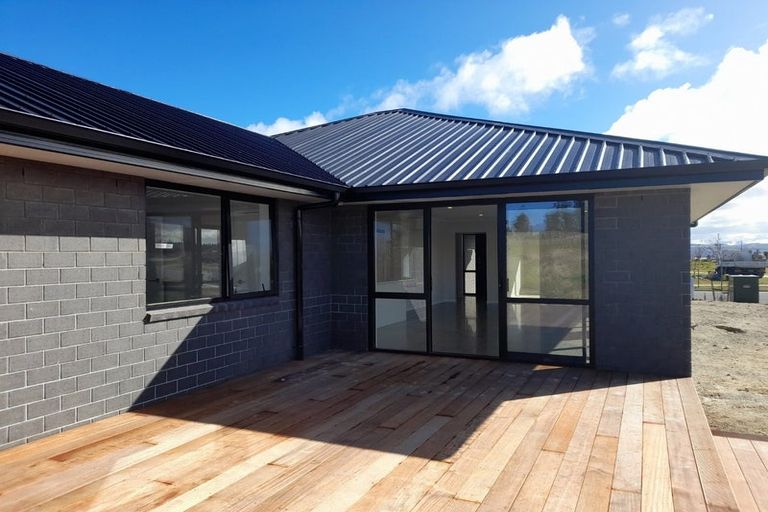 Photo of property in 48 Maunganamu Drive, Wharewaka, Taupo, 3330