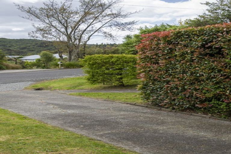 Photo of property in 87 Milton Terrace, Picton, 7220