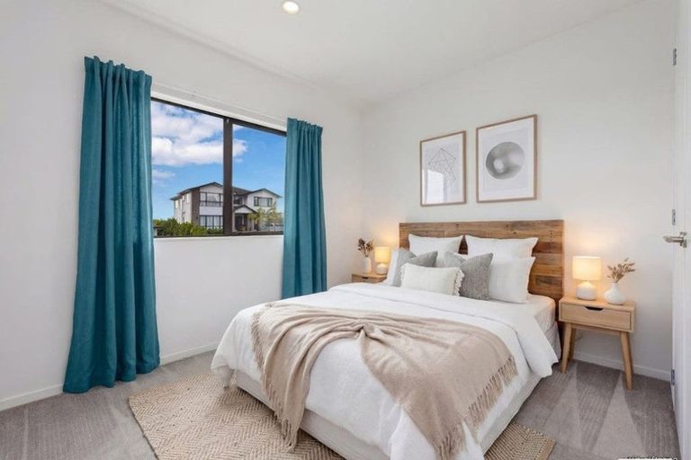 Photo of property in 33 Woodridge Drive, Stanmore Bay, Whangaparaoa, 0932