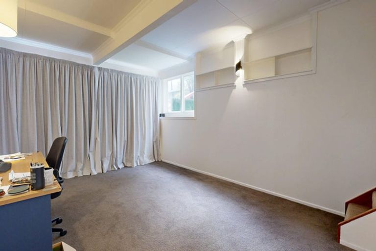 Photo of property in 2 Darlington Terrace, Miramar, Wellington, 6022