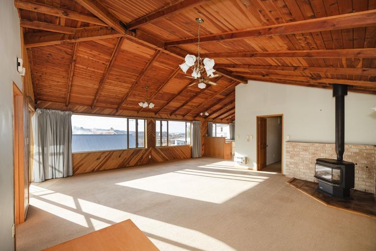 Photo of property in 10 Ure Street, South Hill, Oamaru, 9400