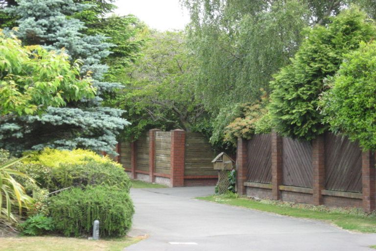 Photo of property in 27 Felstead Place, Avonhead, Christchurch, 8042