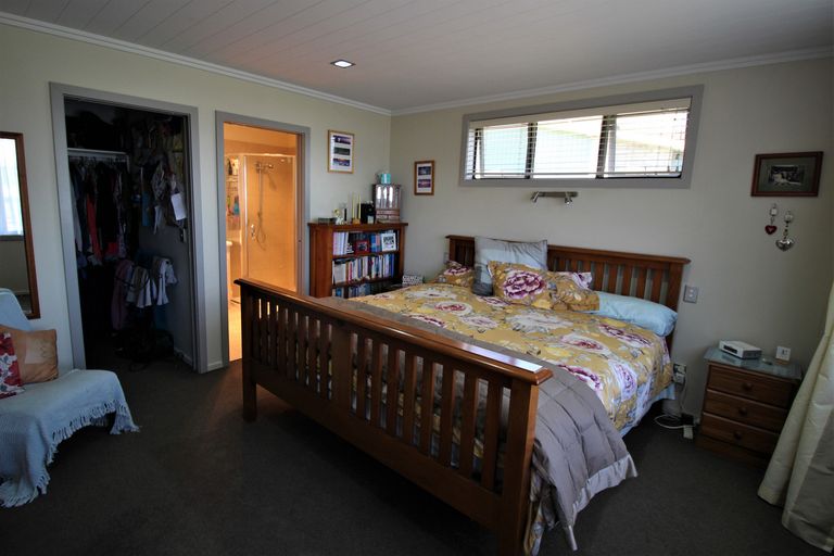 Photo of property in 21 Fox Street, Alexandra, 9320