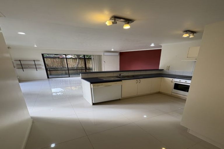 Photo of property in 2a Charlenne Close, Ranui, Auckland, 0612