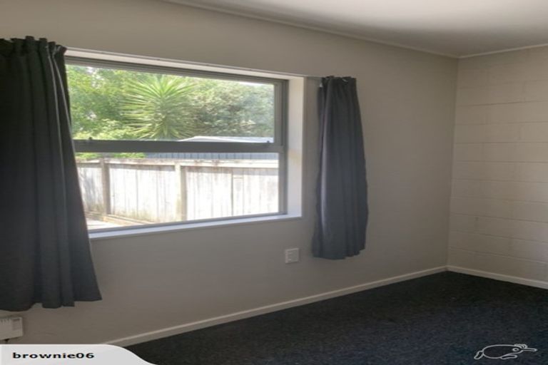 Photo of property in 8/21 Collins Avenue, Tawa, Wellington, 5028