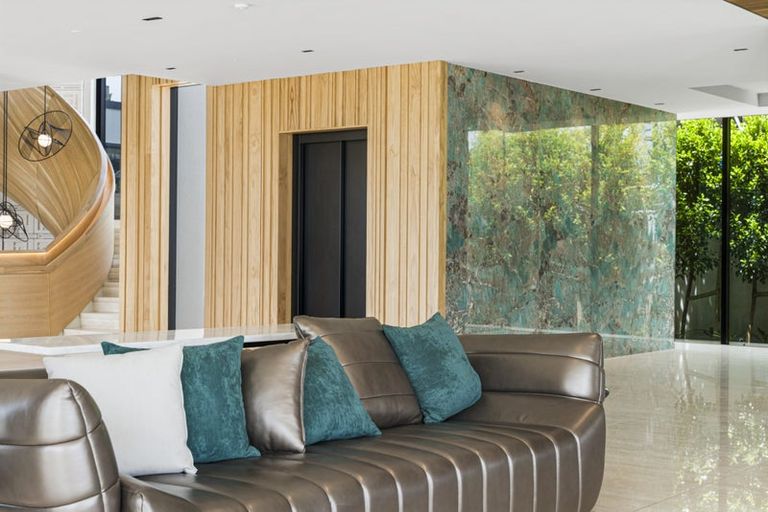 Photo of property in 92 Paritai Drive, Orakei, Auckland, 1071