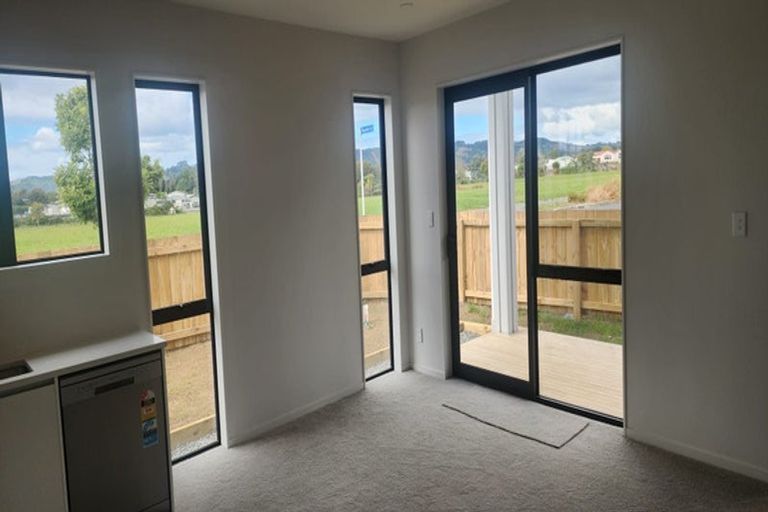 Photo of property in 25 Kapeta Lane, Karaka, 2113