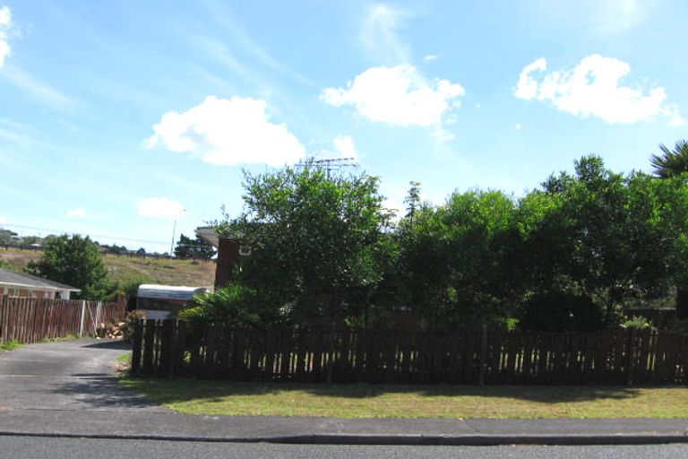 Photo of property in 7 Kapiti Place, Sunnynook, Auckland, 0620