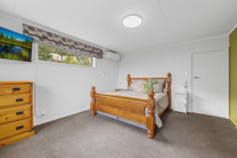 Photo of property in 32-34 Moana View Road, Waikawa, Picton, 7220