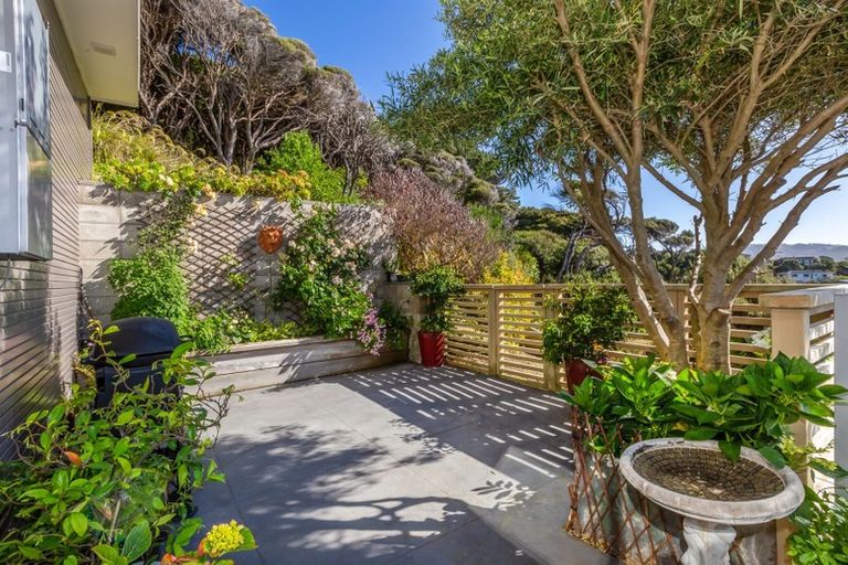 Photo of property in 30 Paremata Drive, Paremata, Porirua, 5024