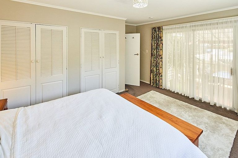 Photo of property in 73 Blue Mountains Road, Pinehaven, Upper Hutt, 5019