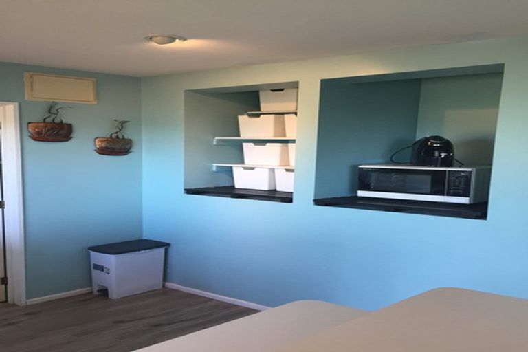 Photo of property in 17 Selleck Street, Mount Pleasant, Christchurch, 8081