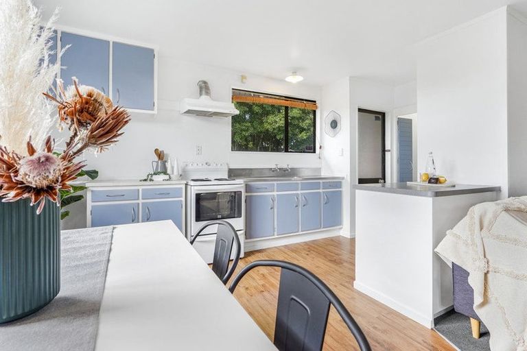 Photo of property in 1 Oak Avenue, Nawton, Hamilton, 3200