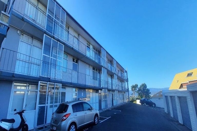 Photo of property in 23 Rangitane Street, Maupuia, Wellington, 6022