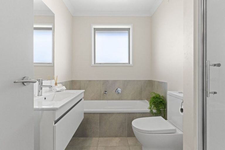 Photo of property in 1 Jeffs Way, Papamoa Beach, Papamoa, 3118