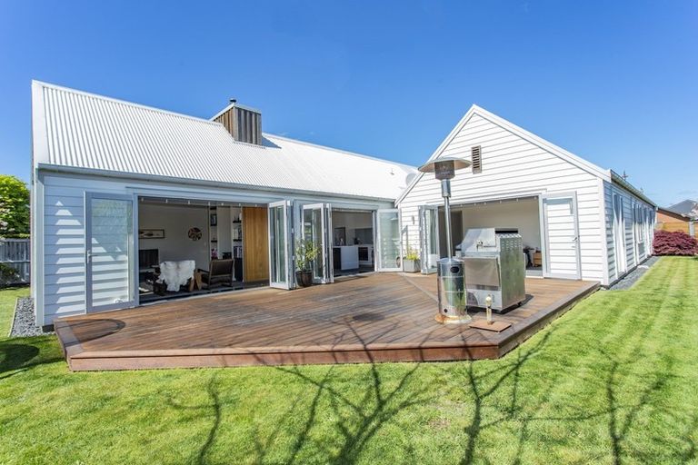 Photo of property in 20 Sandown Boulevard, Rangiora, 7400
