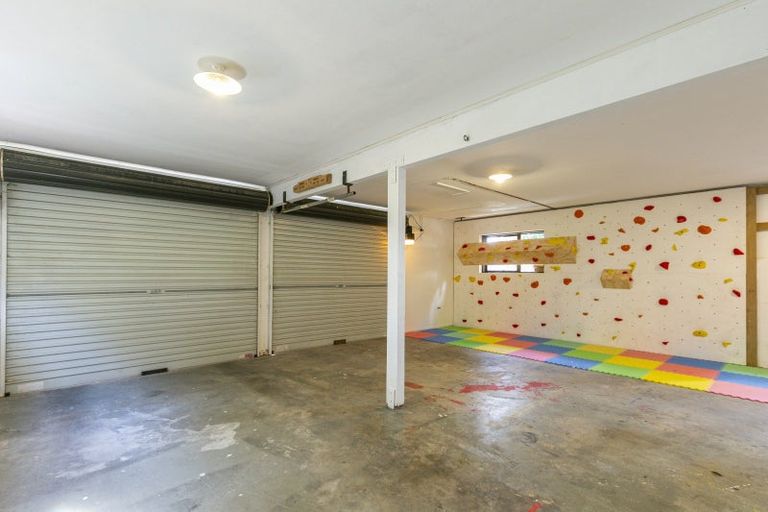 Photo of property in 7 Saint Aidans Way, Tawa, Wellington, 5028