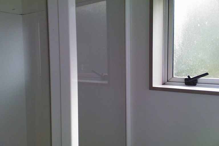 Photo of property in 15a Sycamore Drive, Sunnynook, Auckland, 0620