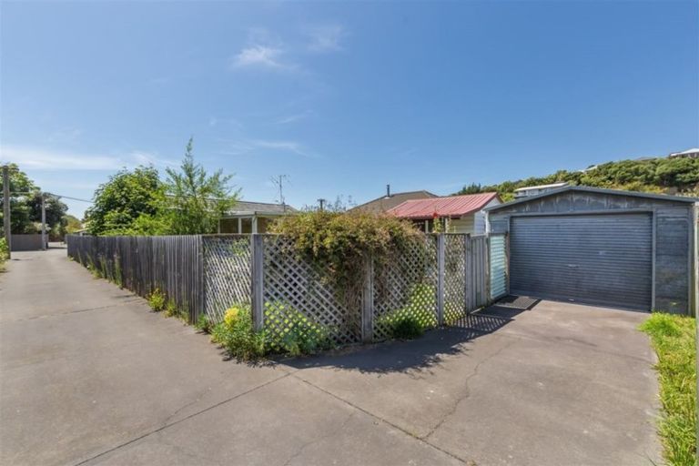 Photo of property in 44 Taupata Street, Redcliffs, Christchurch, 8081